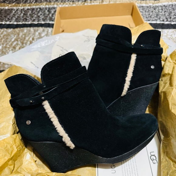 UGG ALEXANDRA Suede Wedge Ankle Boots Black Color Size 6.5 $220 - Picture 2 of 7